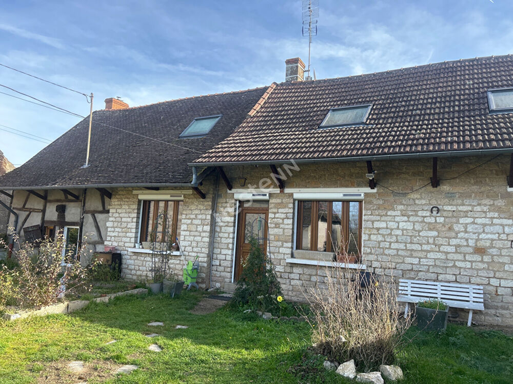 Longère de caractère à Saint-Germain-du-Plain de 195 m² avec grand terrain