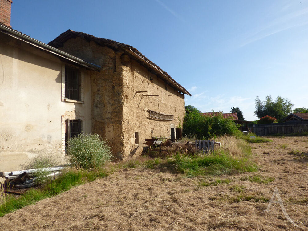 Vente Remise/Grange Une opportunité rare pour concrétiser votre projet à Saint-Étienne-de-Saint-Geoirs ! Saint etienne de saint geoirs