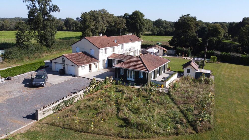Vente Maison Haute Vienne, Le Dorat, Superb Residence à La Campagne Avec 6 Chambres Et Piscine Interieur La bazeuge