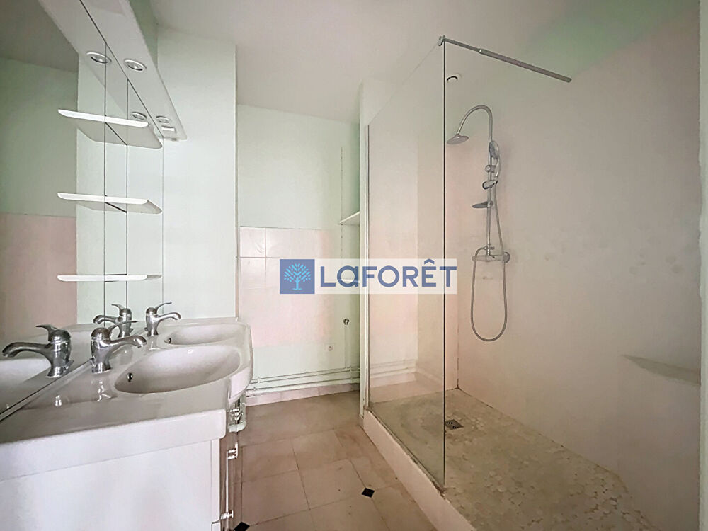 Immeuble à Joinville, 4 appartements, 303 m²