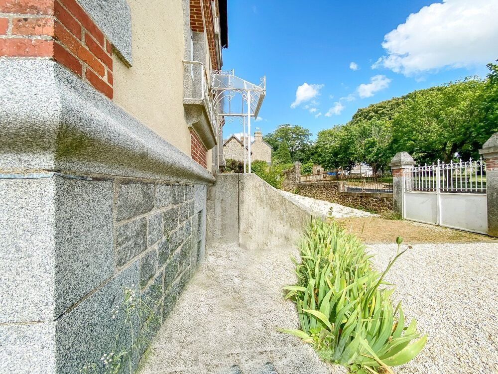 Vente Villa Superbe maison bourgeoise avec jardin clos de murs en pierre et dépendances Lassay les chateaux