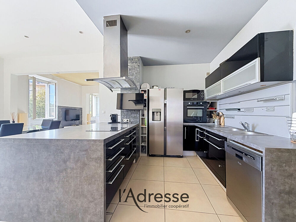 Appartement AJACCIO - CENTRE VILLE - Grand Appartement 6 pièces - 155 m² - DERNIER ÉTAGE - ASCENCEUR
