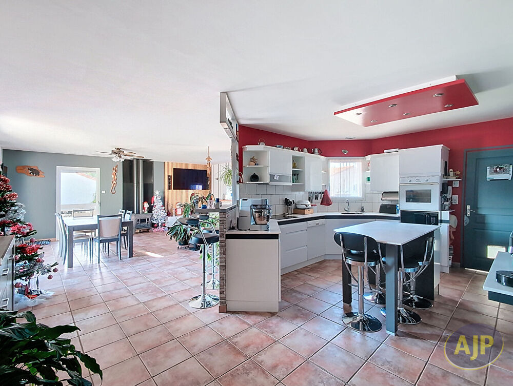 Maison Vieillevigne 6 pièces 122 m²