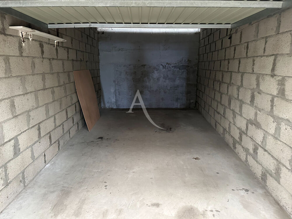 Location Parking/Garage Garage Vannes