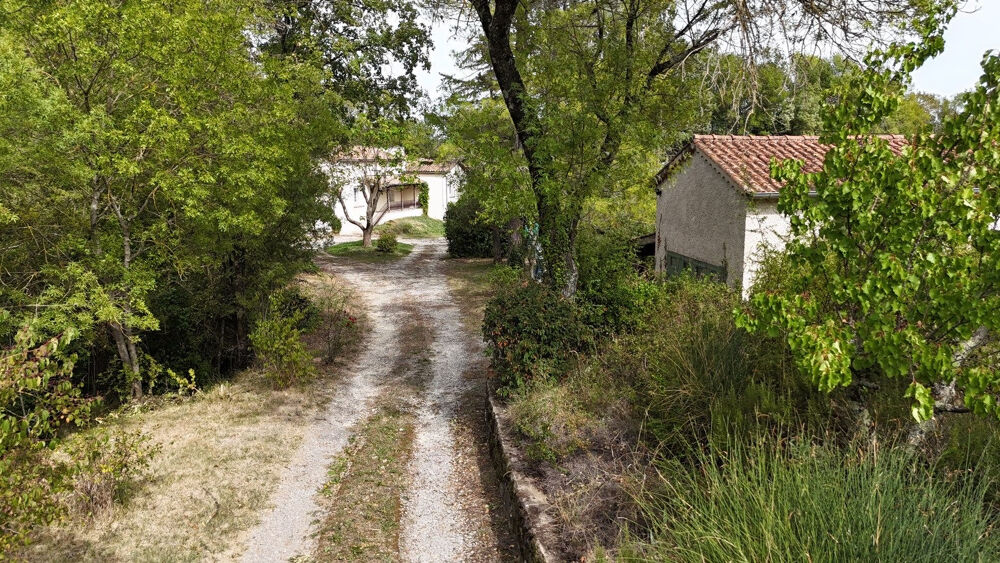 Vente Maison Ardèche. Chomérac. Une propriété rare dans un écrin de verdure. Chomerac
