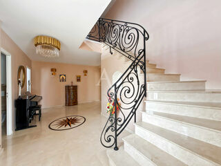  Maison  vendre 8 pices 328 m