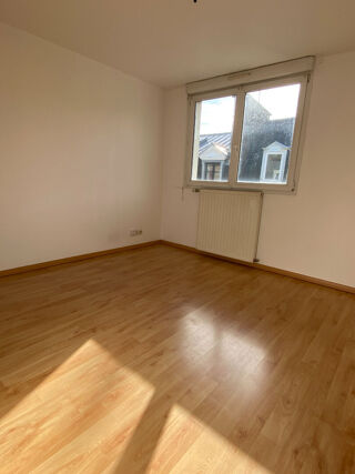  Appartement à louer 5 pièces 132 m²