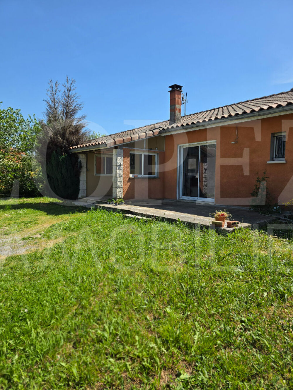 Vente Maison Maison de plain-pied avec piscine Aiguefonde