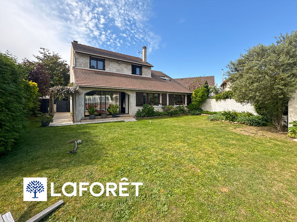 Maison 6 pièces 145 m² · à Sainte Genevieve des Bois · 145 m² · 543 560 €