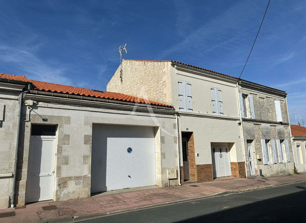Vente Maison Grande maison familiale de 193.96 m2 avec piscine à Rochefort Rochefort