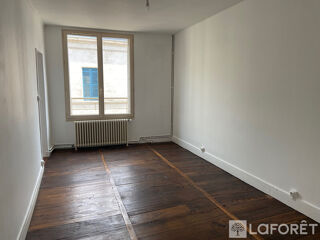  Appartement à louer 3 pièces 85 m²