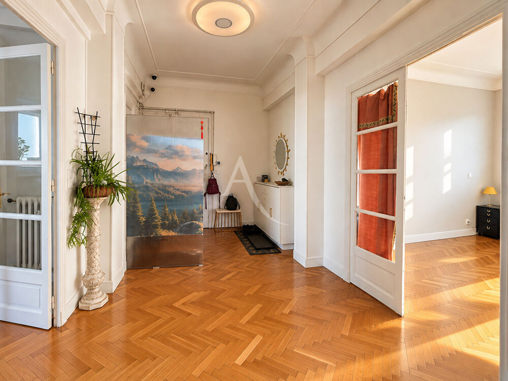 Vente Appartement CARRE D'OR - 13008 - APPARTEMENT 4PIECES - CHAMBRE DE SERVICE - CAVE Marseille 8