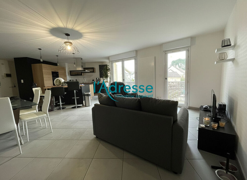A deux pas du coeur de Châteaubriant, duplex rénové avec garage et borne de recharge.