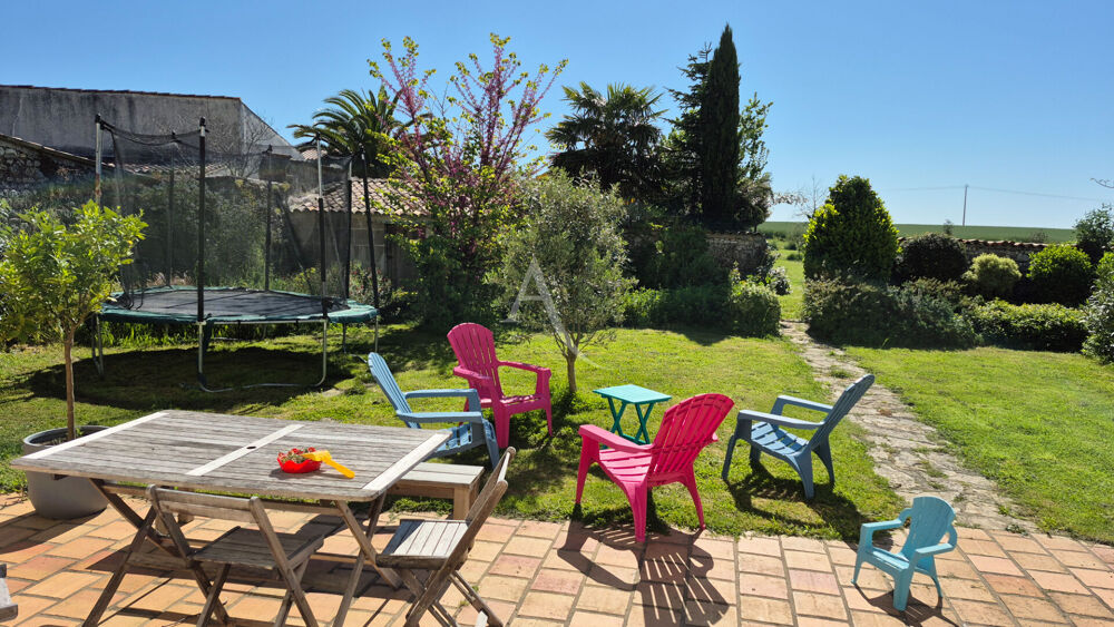 Rare à la vente - Maison bourgeoise de charme en coeur de ville de NANCRAS.