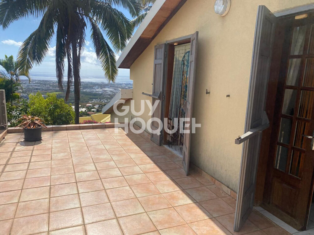 Vente Maison Havre de paix à mi-pente à La Possession, avec vue exceptionnelle sur le port et l'océan La possession