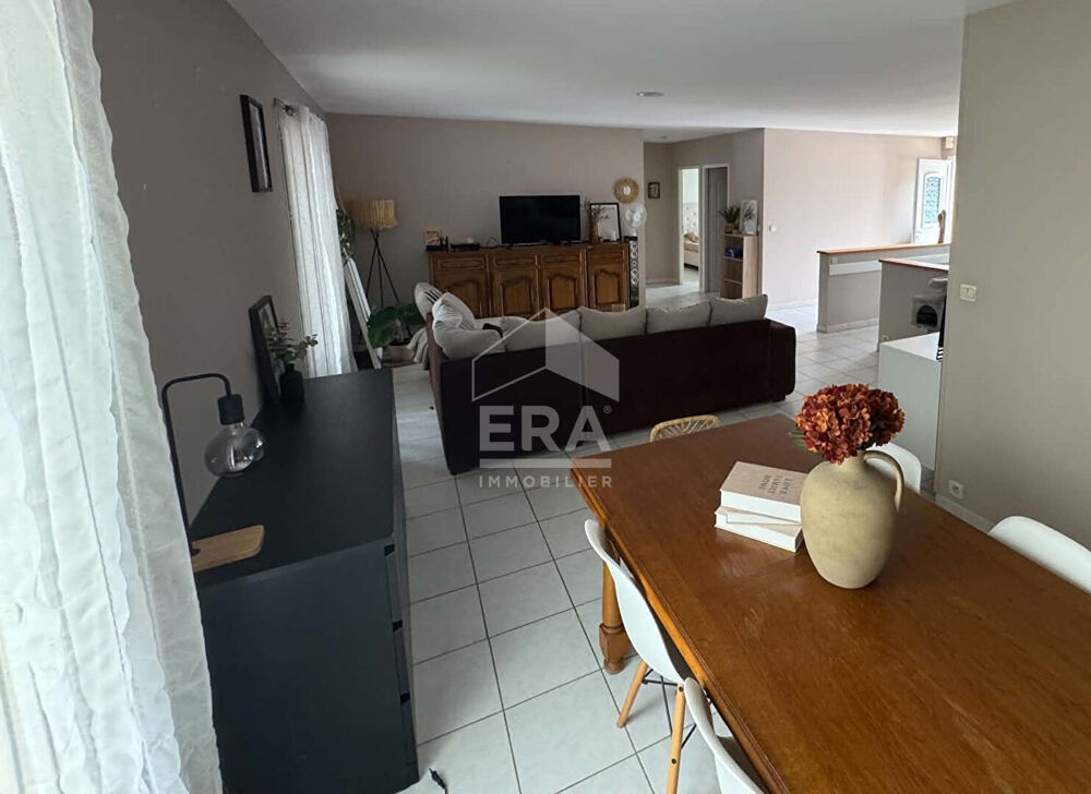 Vente Maison Maison 4 pièces à vendre à Saint-Seurin-sur-l'Isle - Calme et Confort St seurin sur l isle