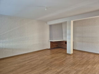  Appartement à louer 2 pièces 95 m²