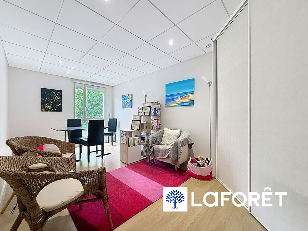   Local d'activité 1 bureau Bourgoin Jallieu 16.46 m2 