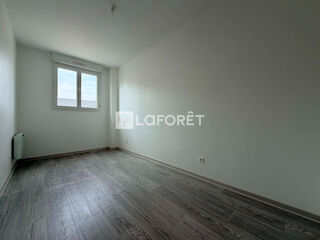  Appartement à louer 5 pièces 101 m²