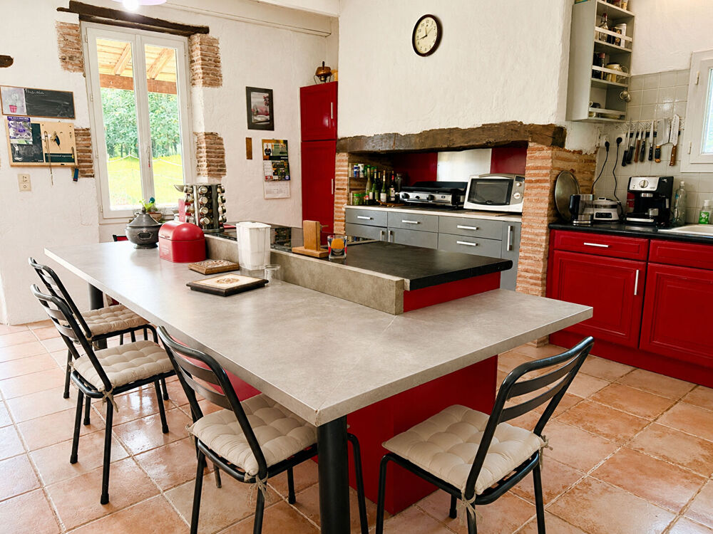 Vente Maison LOT-ET-GARONNE CASTELMORON-SUR-LOT  Propriété à la campagne de 165m2, comprenant 3 chambres et un atelier d'artiste sur un terra Castelmoron sur lot