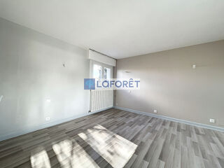  Appartement à louer 5 pièces 92 m²