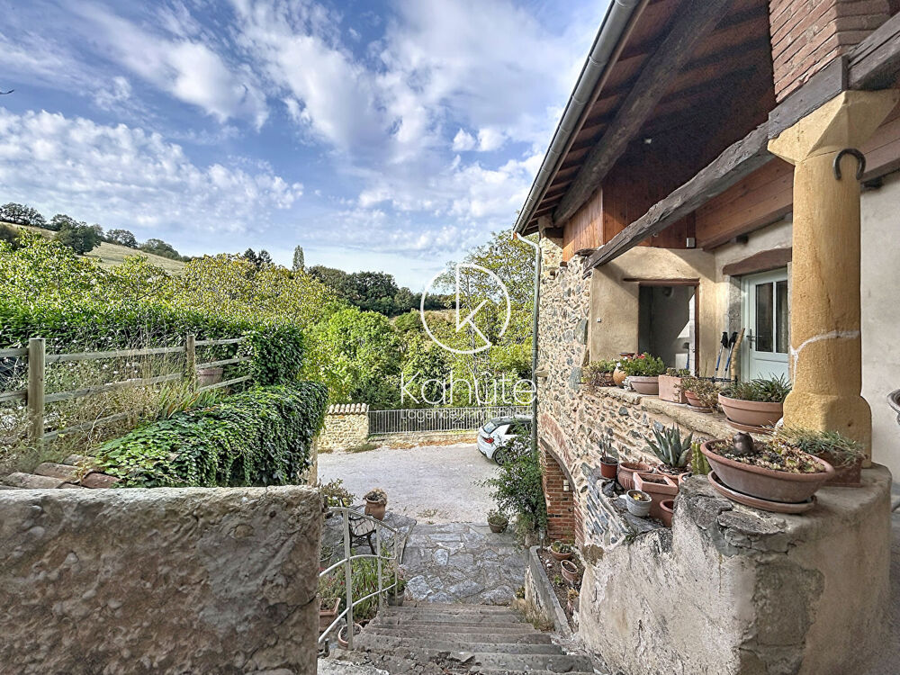 Vente Maison Demeure de charme située sur la commune de Courzieu à 15 min de l'Arbresle, 7 pièce(s) 200 m2, 5ha de terrain, garage, caveau et L arbresle