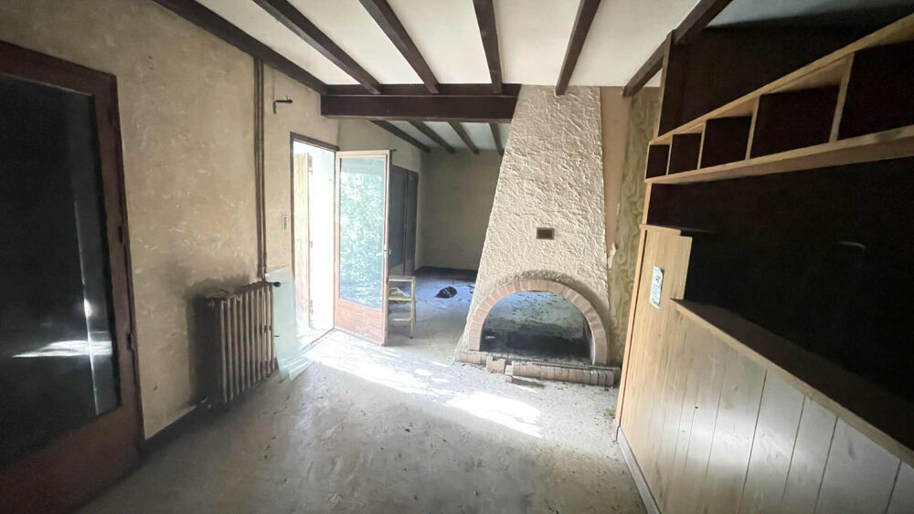 Ensemble immobilier à rénover sur 3,7 hectares