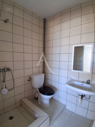  Appartement à louer 2 pièces 33 m²