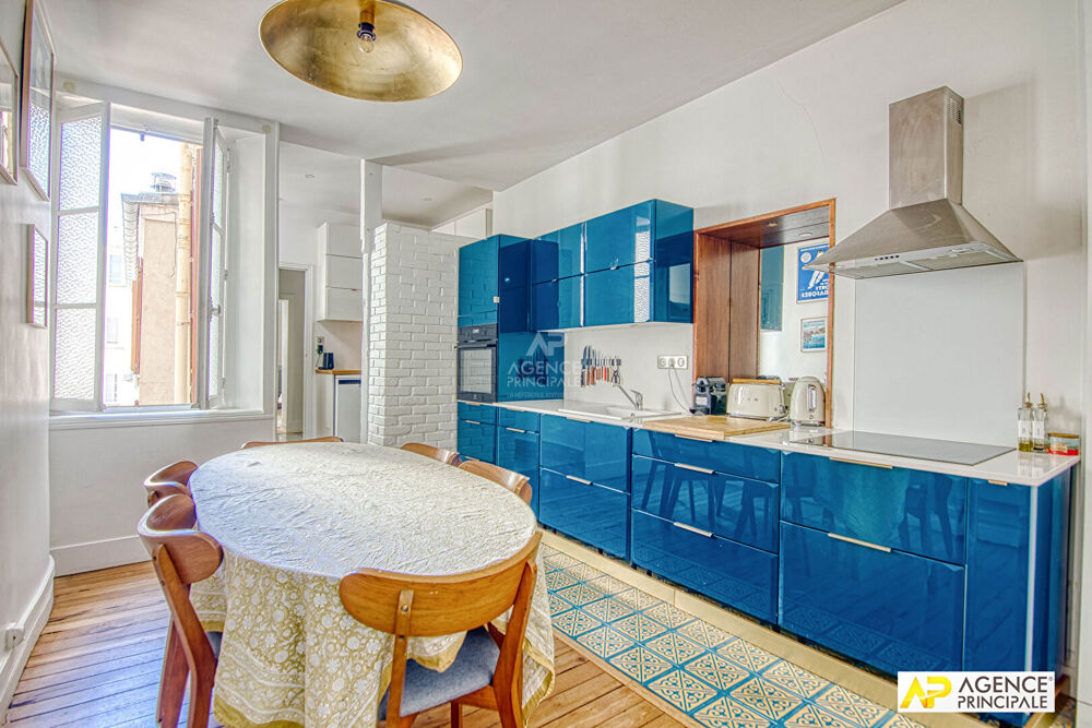 Vente Appartement Versailles Saint-Louis Appartement 4 pièces 106 m² carrez  situé au 2ème étage Versailles