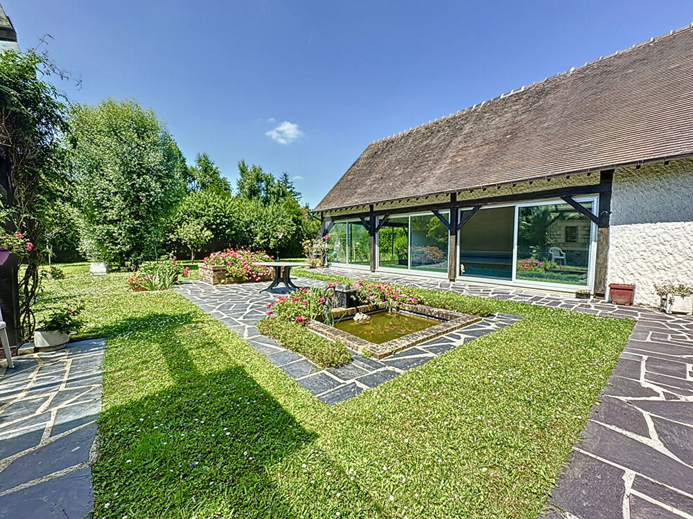 Vente Maison Maison sur la commune de Germiny l'Êveque - 260 m2 - 5 chambres -  jardin de 3133 m² - piscine. Germigny l eveque