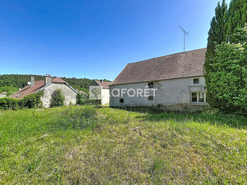Corps de ferme en pierre à rénover avec terrain constructible à CRENAY.