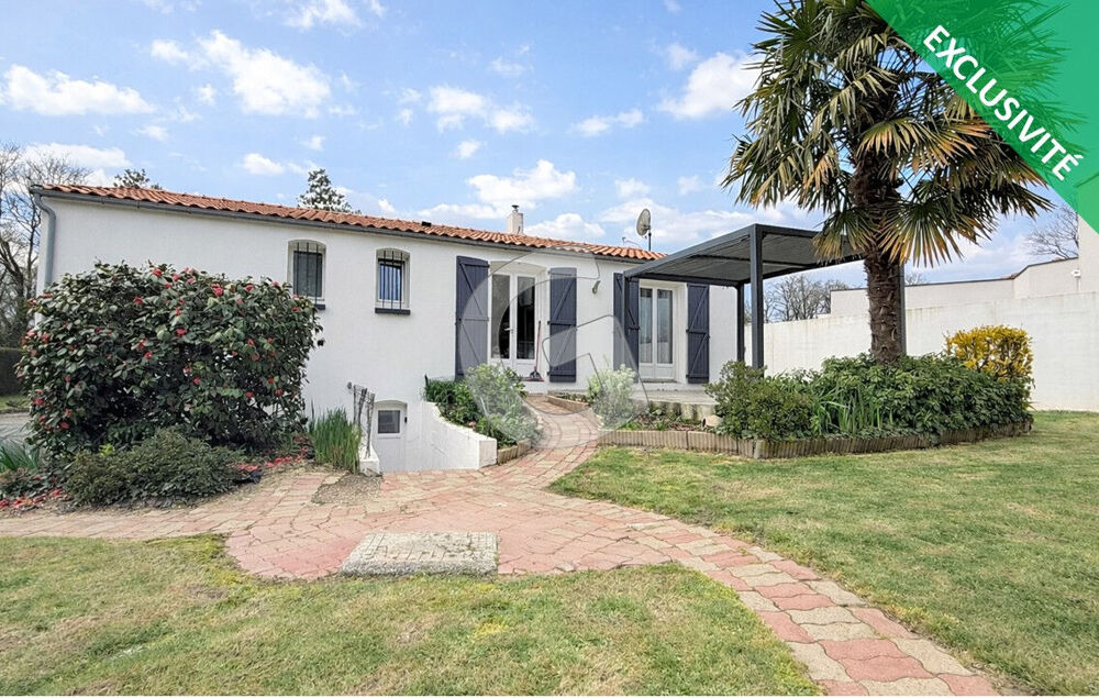 MAISON - 5 PIECES - 101 m² - A VENDRE - SAINT AVAUGOURD DES LANDES