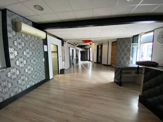  Immeuble � vendre 726 m�