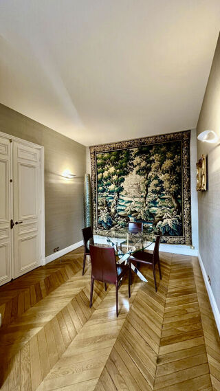  Appartement à louer 5 pièces 180 m²