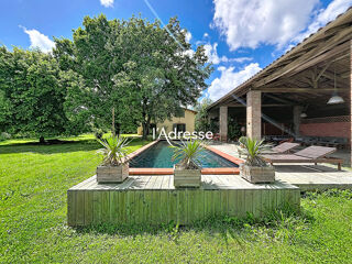  Villa � vendre 15 + pi�ces 505 m�