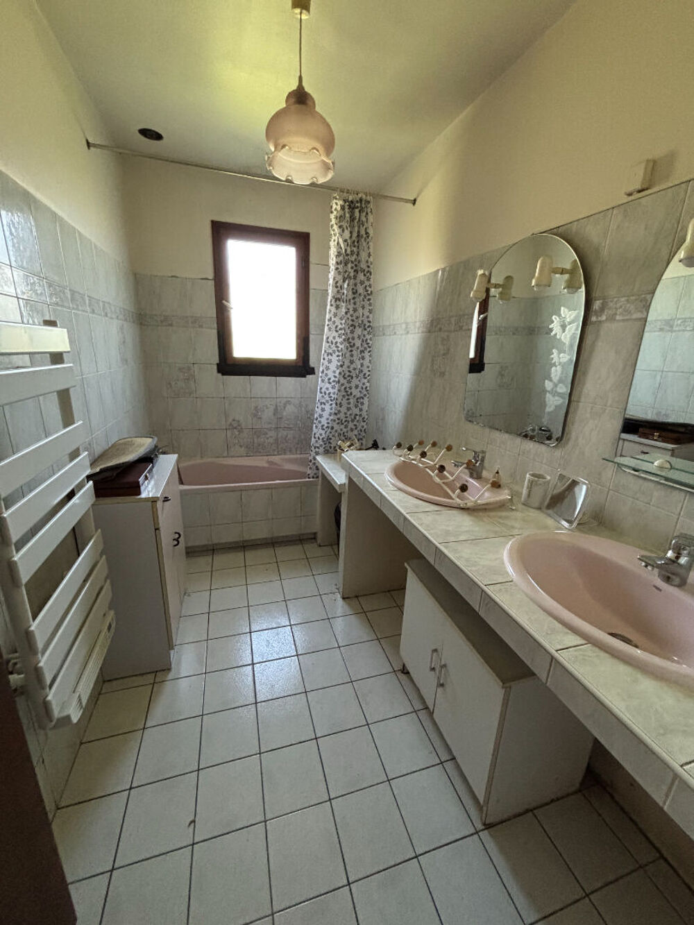 Vente Maison Maison  proche du centre ville de Montpon-Ménestérol 6 pièce(s) 119 m2 Montpon menesterol