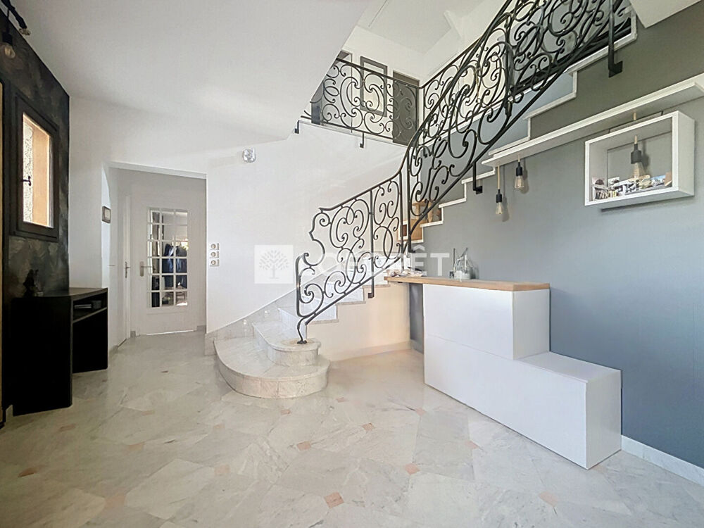 Pavillon avec piscine , spa et climatisation SUCY-EN-BRIE - 223m² - Terrain 1000m²