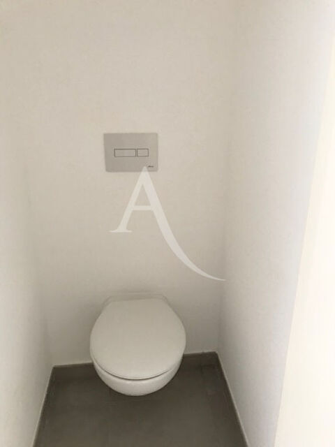  Appartement � louer 1 pi�ce 24 m� Cannes