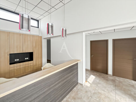 Local professionnel de 155 m&sup2; &agrave; Challans 427400 85300 Challans