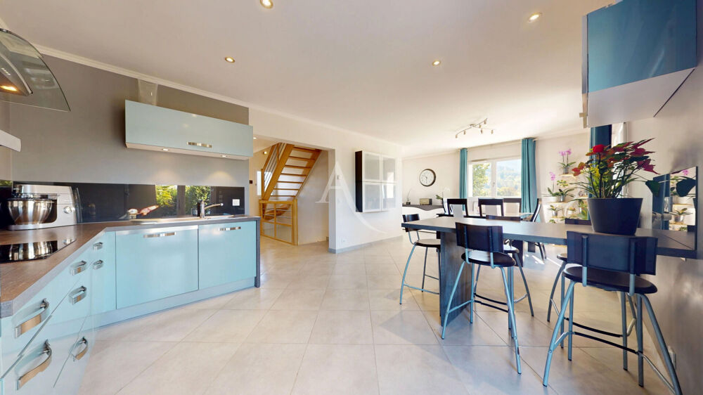 Maison familiale de 179 m² , 5 chambres, grande terrasse et terrain piscinable