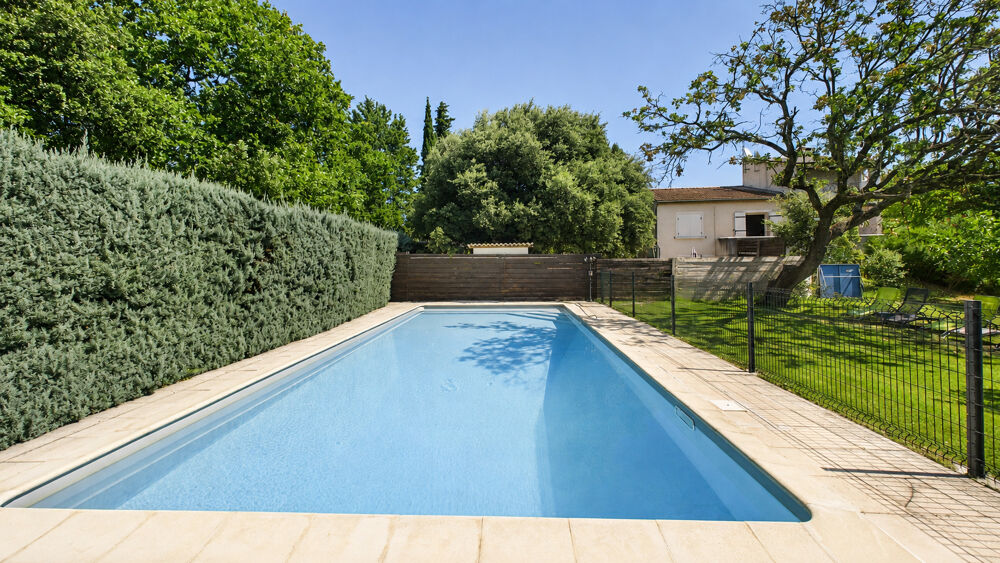 Maison familiale avec piscine sur 2 809 m² de terrain - Pernes-les-Fontaines