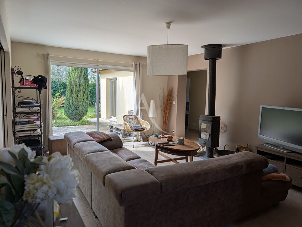 Vente Maison Maison Montracol 4 pièce(s) 141.11 m2 Montracol