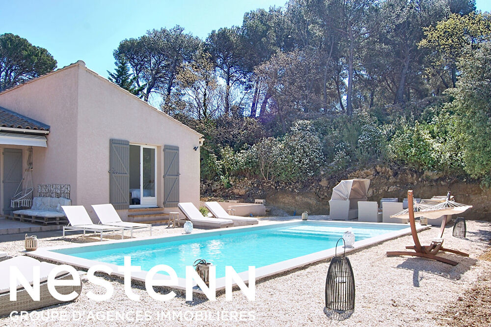 Maison T4 de plain-pied 100 m² Terrain 1 109 m² Piscine À 10 min à pied du centre de Salon-de-Provence.