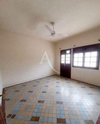  Appartement à louer 4 pièces 81 m²