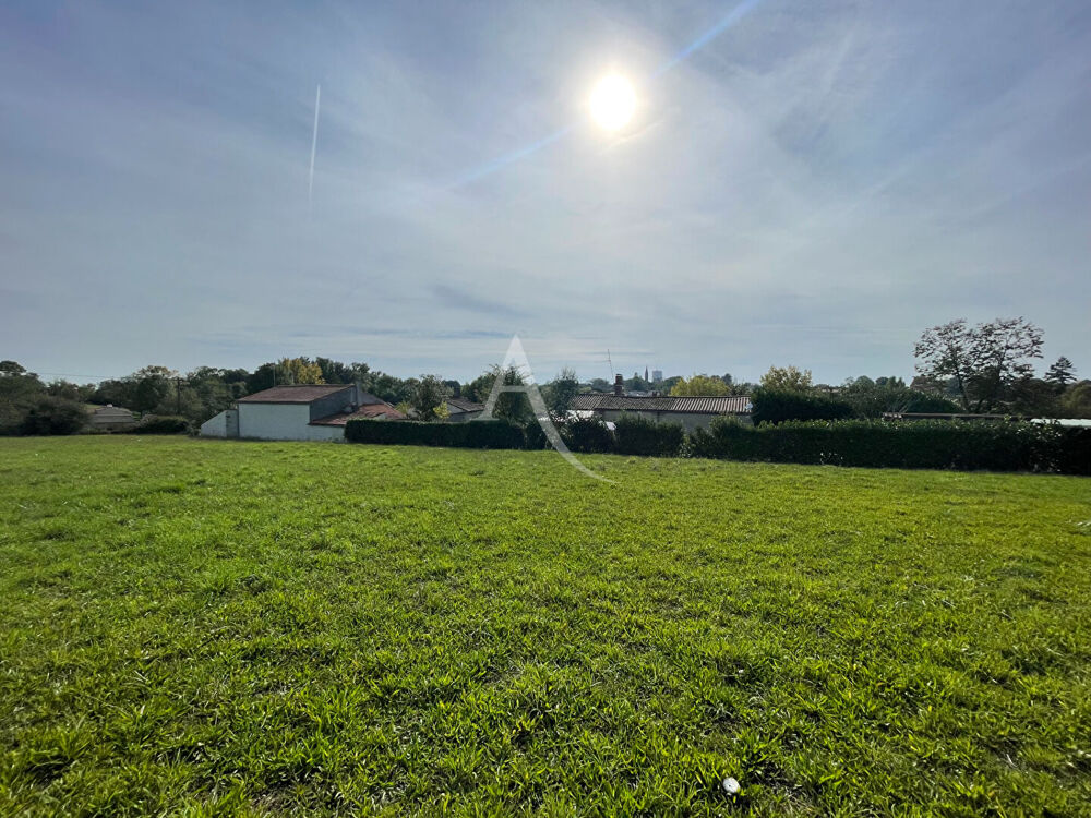 Vente Terrain Terrain 1700 m² à 1 km de FONTENAY LE COMTE Fontenay le comte