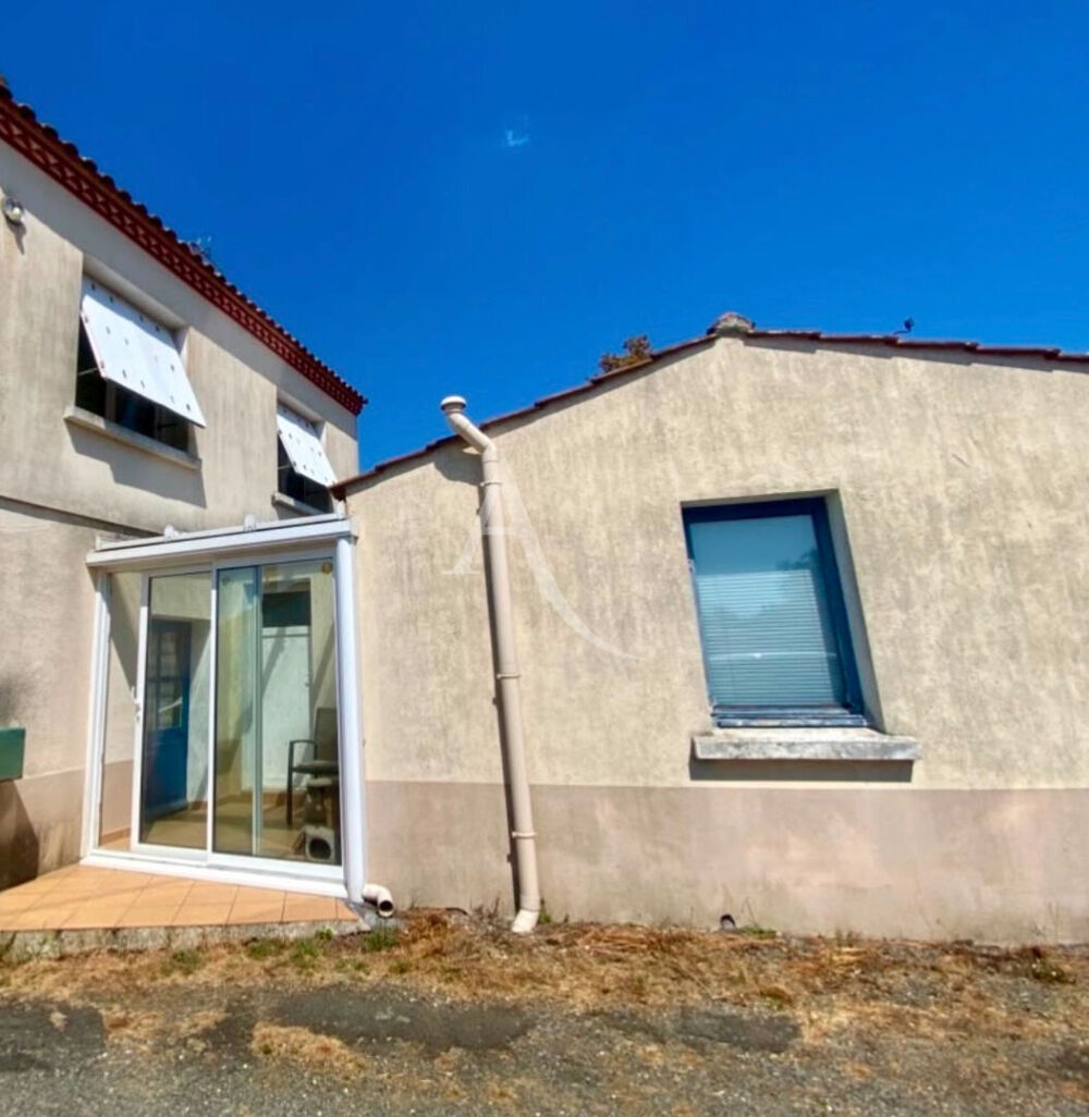 Vente Maison Maison St Philbert de Gd Lieu - 4 pièces - dépendances -terrain 890m2 Saint philbert de grand lieu