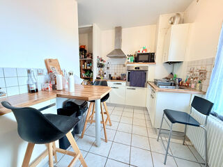  Appartement à louer 3 pièces 77 m²