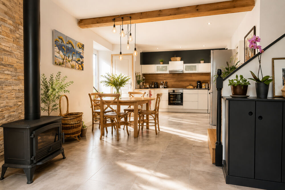 Vente Maison Maison de village du 16eme siècle, 6 pièces d'environ155m2 avec terrasse. Grezes herminis