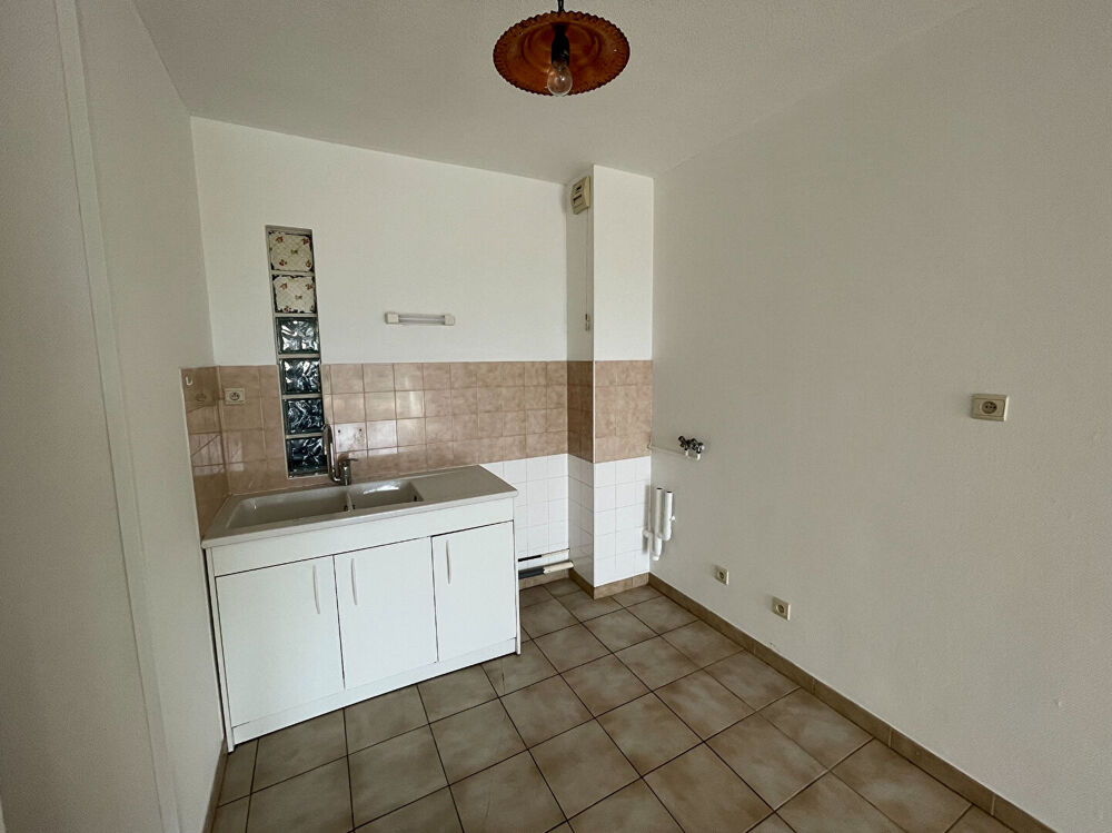Location Appartement Dans résidence, appartement au 2nd étage, St Germain du Bois Saint germain du bois