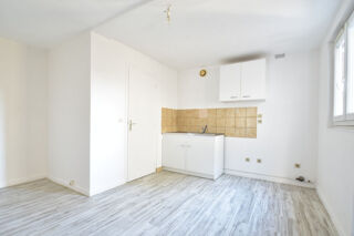  Appartement à louer 2 pièces 46 m²